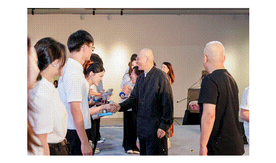 文本框: